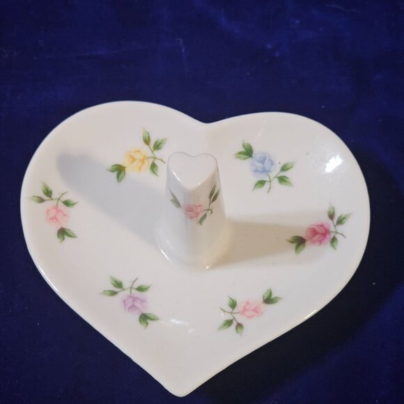 Takahashi San Francisco Lara Heart Shape Porcelain Ring Holder Trinket Dish - Picture 5 of 9